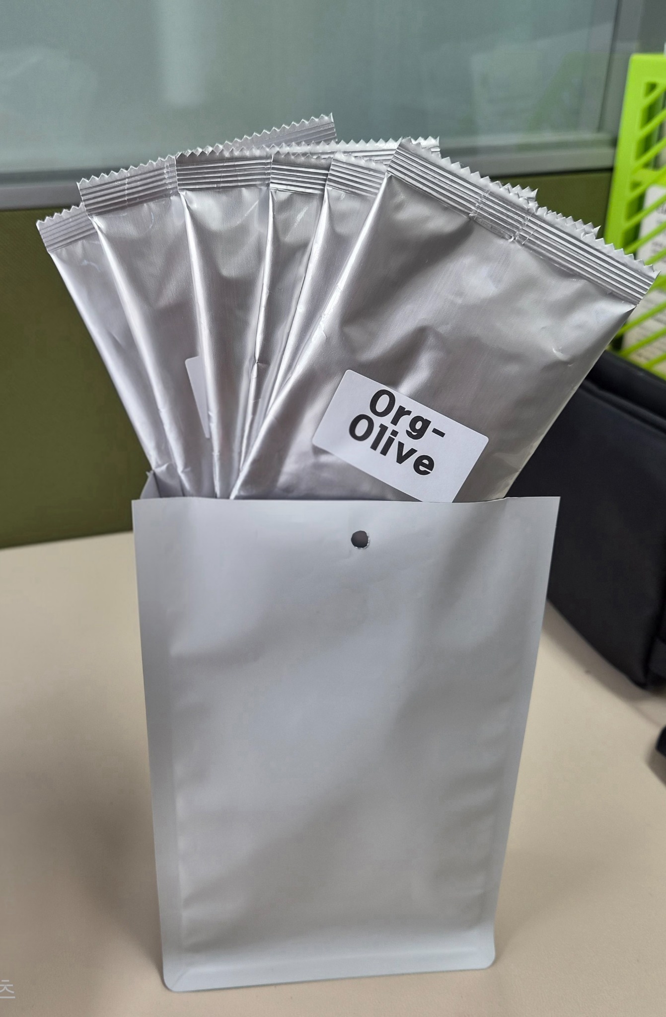 Organic roasted seaweed snack multipack pouch